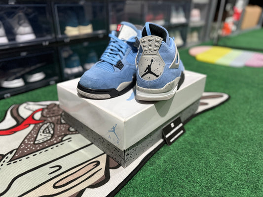 (USED)Jordan 4 Retro University Blue LIKE NEW!