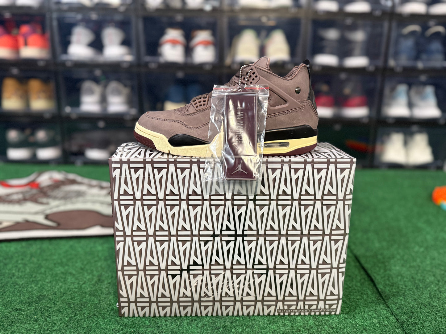 Jordan 4 Retro SP A Ma Maniére Violet Ore