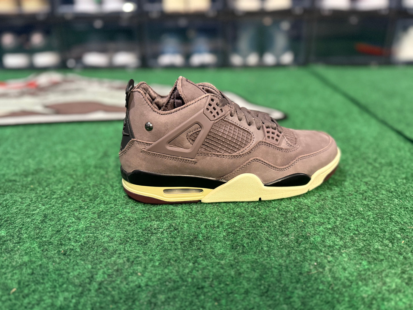Jordan 4 Retro SP A Ma Maniére Violet Ore